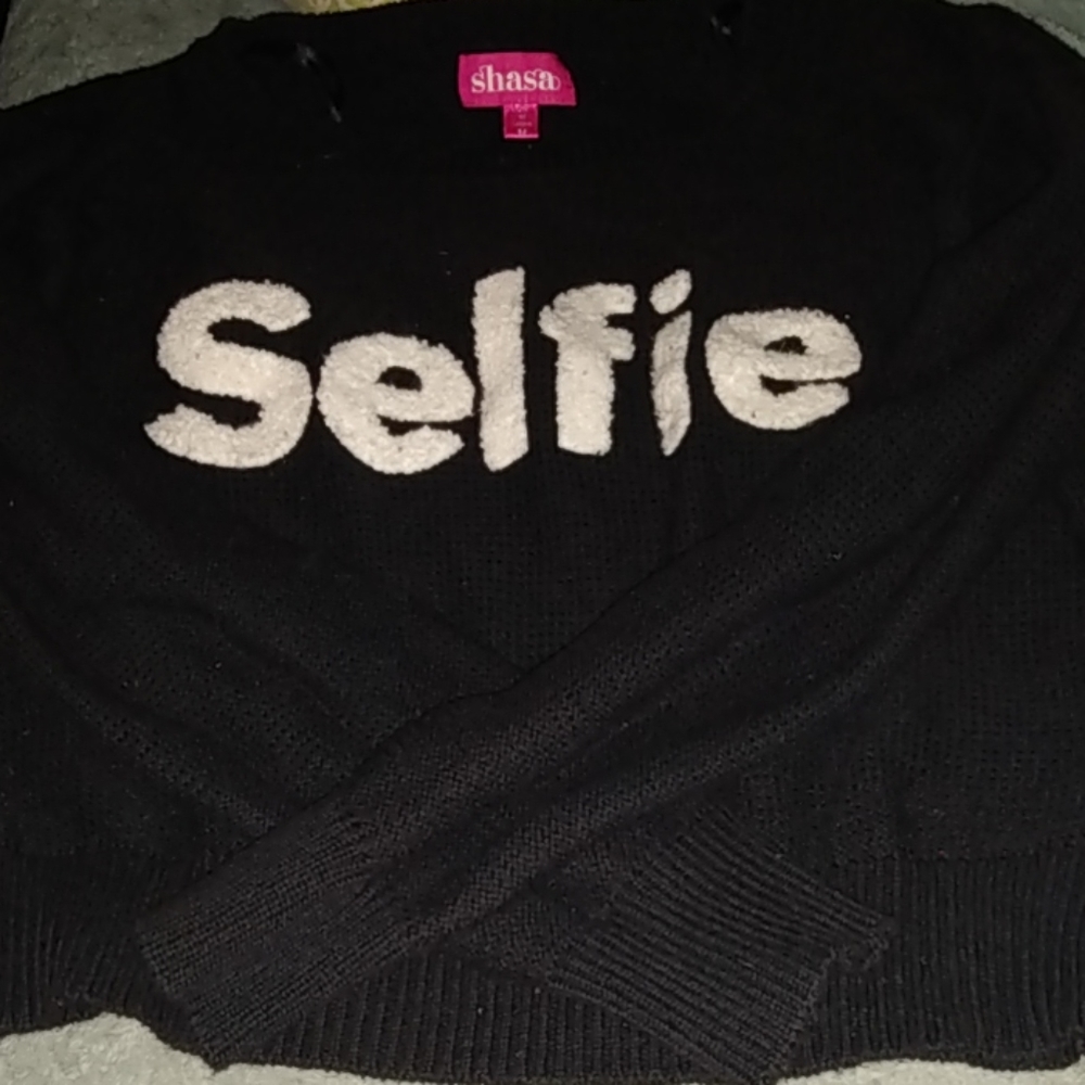 "SELFIE" SWEATER